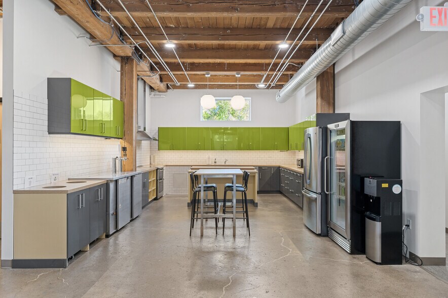 More Photos Of 1153 SE 16th Ave, Minneapolis Coworking Space