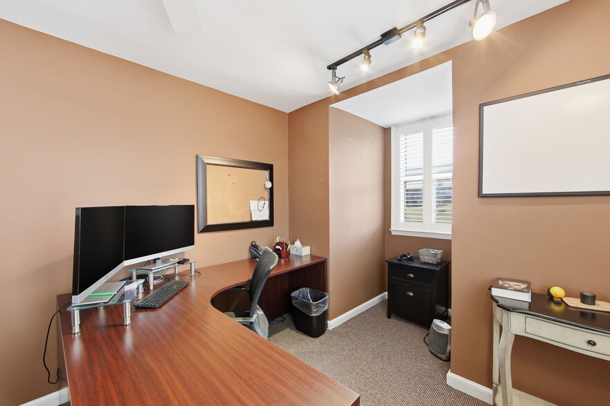 More Photos Of 4024 West Chester Pike, Newtown Square Office For Lease