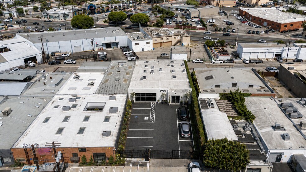 More Photos Of 5901 Blackwelder St, Culver City Loft Creative Space For Lease