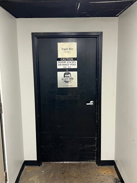 More Photos Of 162 Printers Aly, Nashville Storefront For Lease
