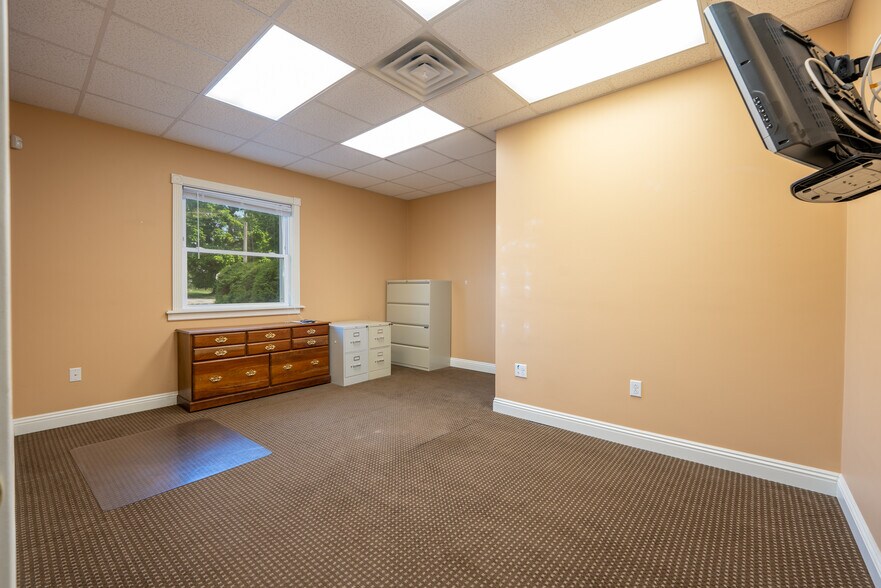 More Photos Of 2840 Ligonier St, Latrobe Office For Sale