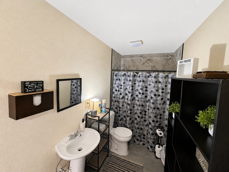 More Photos Of 2200 Chambers Rd, Aurora Warehouse For Sale