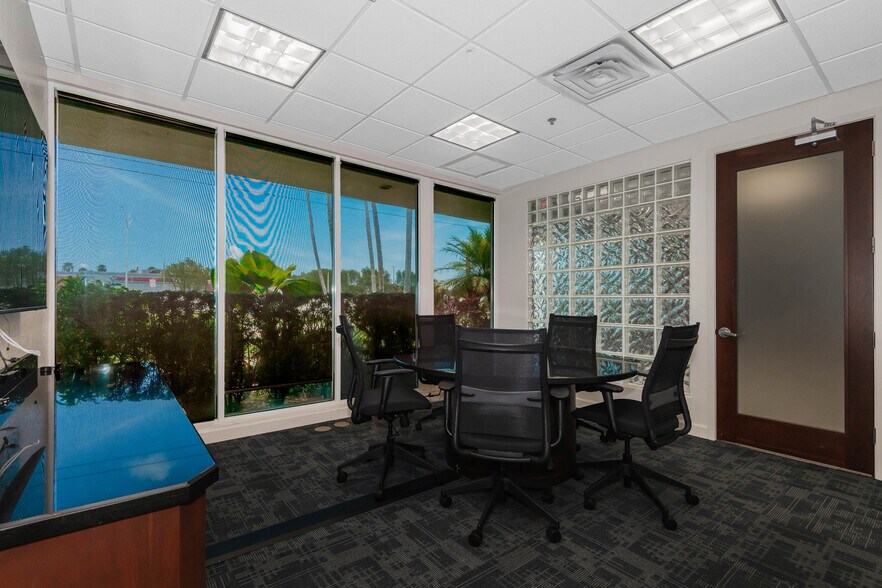 More Photos Of 3001 N 29th Ave, Hollywood Unknown For Lease