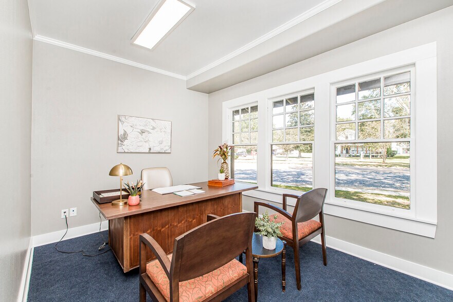 More Photos Of 302 Louisiana Ave, Bogalusa Office For Lease
