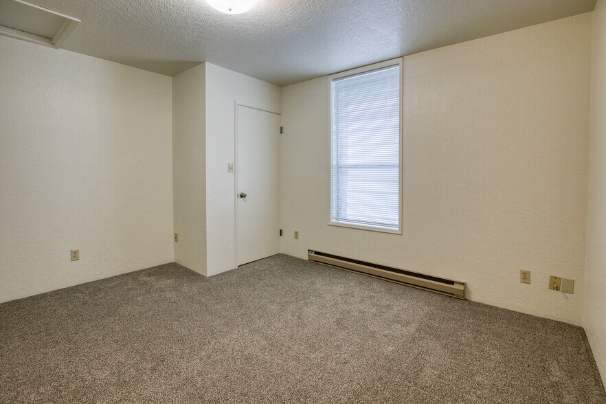 More Photos Of 208 N H St, Aberdeen Office For Sale