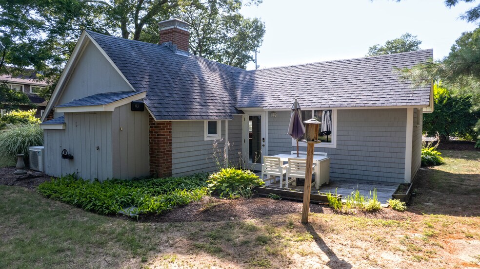 More Photos Of 13 Tremont St, Kingston Office For Sale