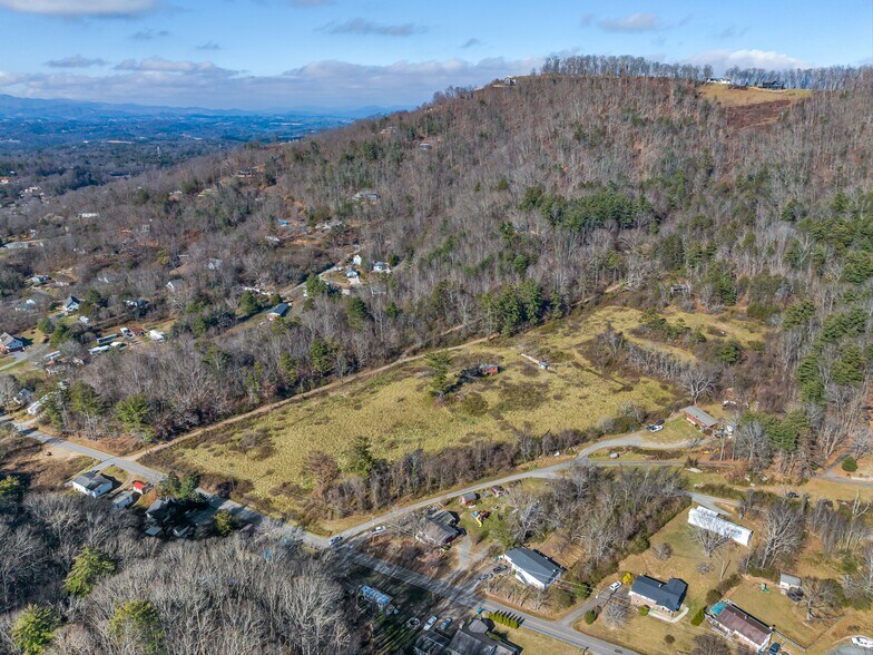 More Photos Of 300 Baird Cove Rd, Asheville Land For Sale