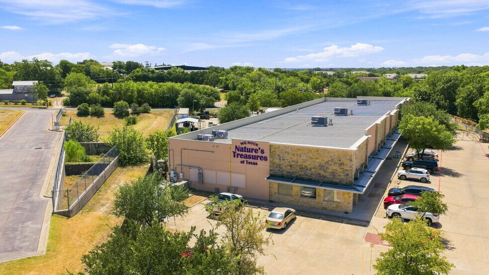 More Photos Of 11055 N IH-35, Austin Storefront For Lease