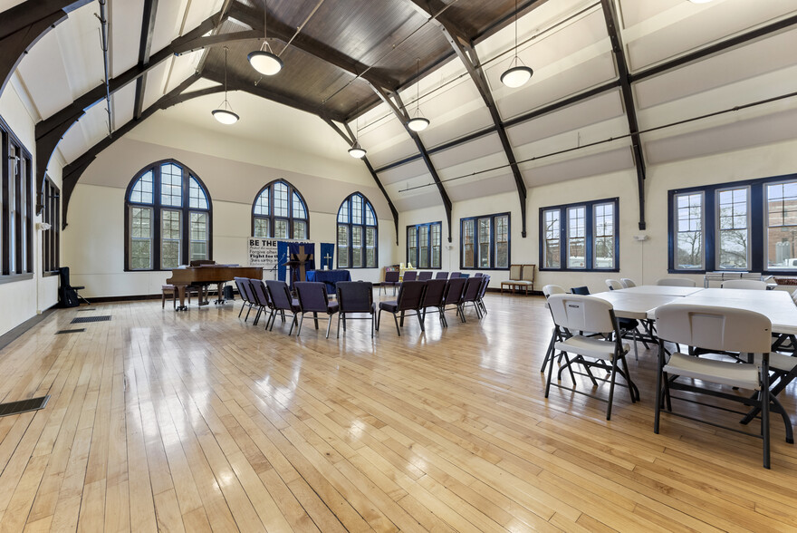 More Photos Of 180 Merrimack St, Lowell Religious Facility For Sale