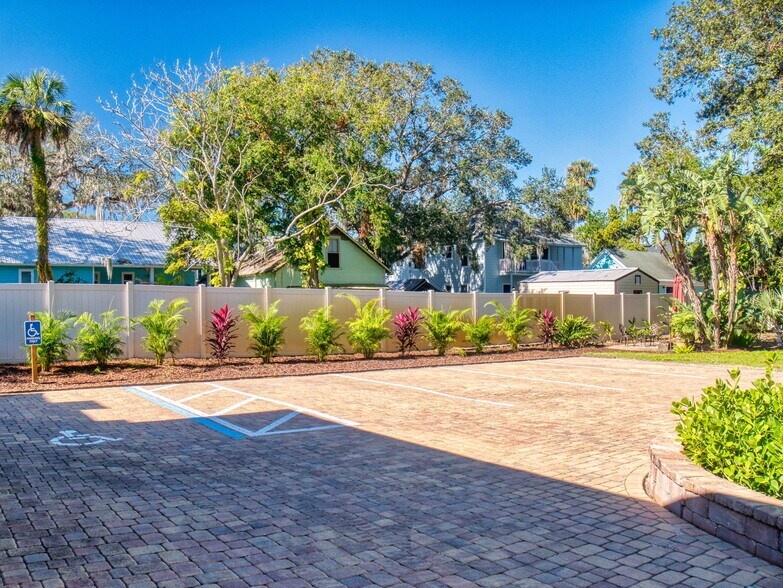 More Photos Of 215 Washington st, New Smyrna Beach Office Residential For Sale