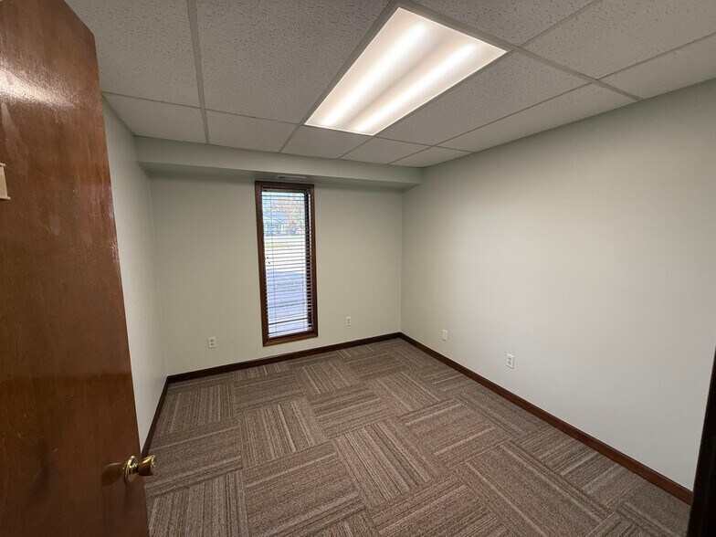 More Photos Of 8767 N 32nd St, Richland Warehouse For Sale