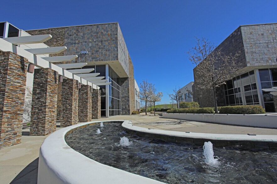 More Photos Of 990 Reserve Dr, Roseville Office For Sale