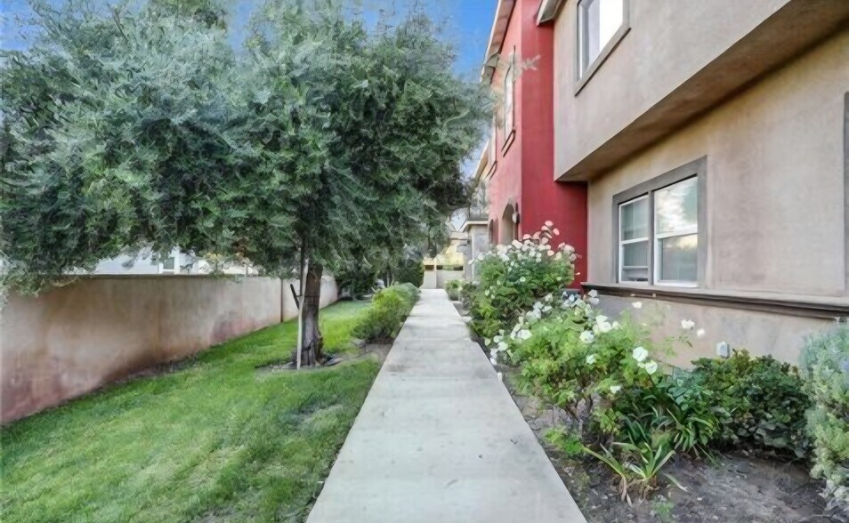 More Photos Of 228 N Orange Ave, Rialto Apartments For Sale