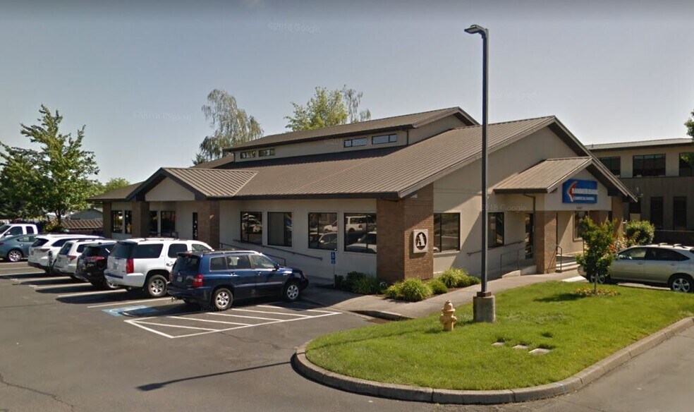 More Photos Of 1463 E McAndrews Rd, Medford Medical For Sale