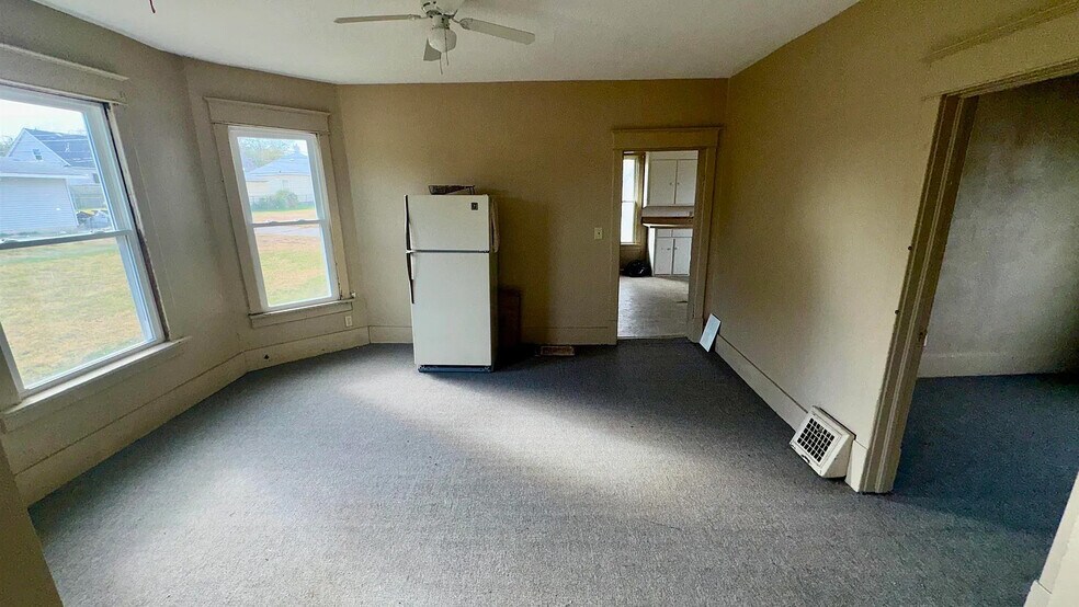 More Photos Of 1600 9th St, Rock Island Apartments For Sale