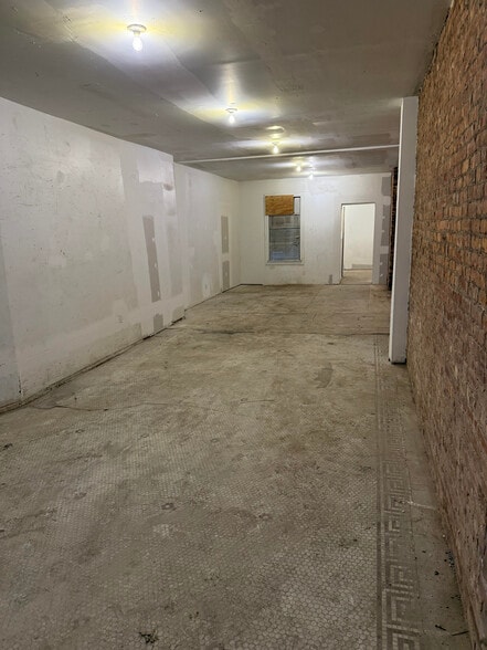 More Photos Of 389 2nd Ave, New York Storefront Retail Office For Lease