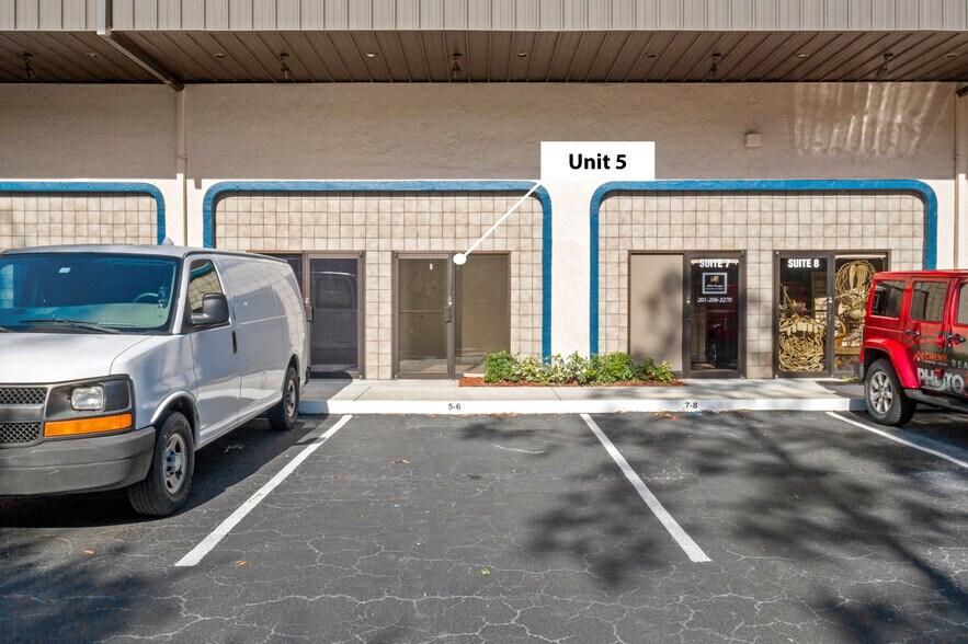 More Photos Of 12165 Metro Pky, Fort Myers Light Manufacturing For Lease