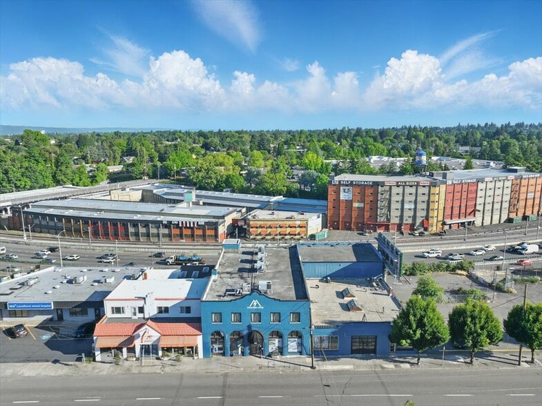 More Photos Of 2975 NE Sandy Blvd, Portland Storefront For Sale