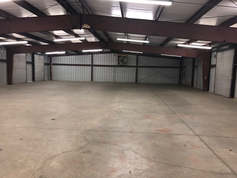 More Photos Of 3956 Staunton Tpke, Parkersburg Light Distribution For Lease
