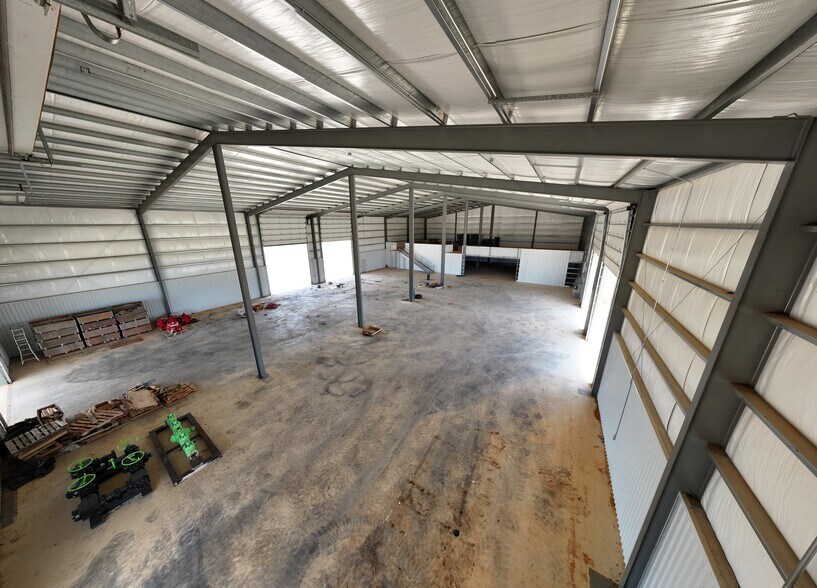 More Photos Of 7836 Old Campbellton Rd, Pleasanton Warehouse For Sale