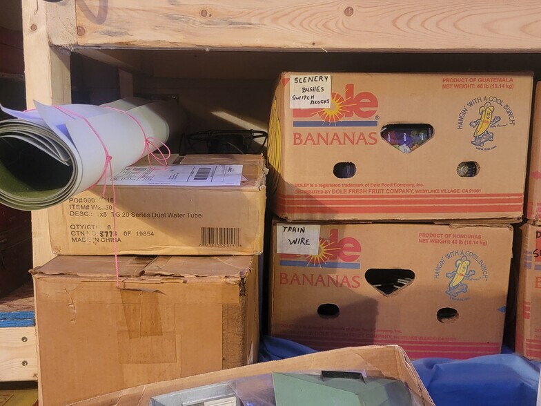 More Photos Of 1045 Eagon St, Barberton Manufacturing For Sale