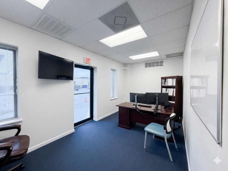 More Photos Of 5502 Burnham Dr, Corpus Christi Loft Creative Space For Lease
