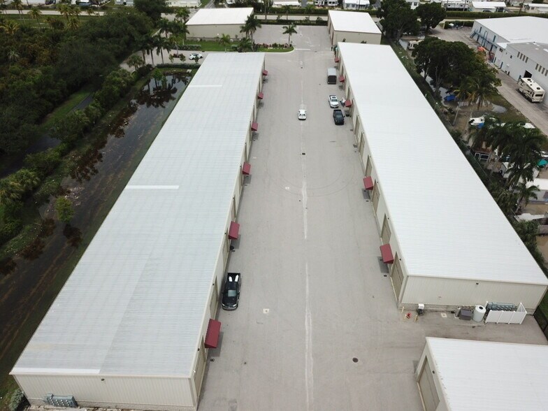 More Photos Of 16261 Pine Ridge Rd, Fort Myers Unknown For Lease