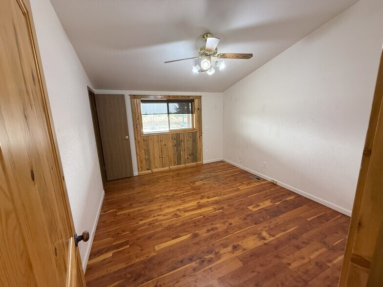 More Photos Of 1554 Amsterdam Rd, Belgrade Office For Lease