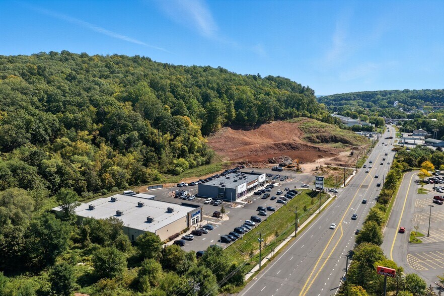 More Photos Of 297-305 New Britain Avenue, Plainville General Retail For Lease