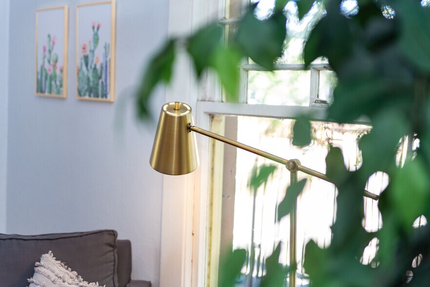 More Photos Of 531 E Lynwood St, Phoenix Office Residential For Sale