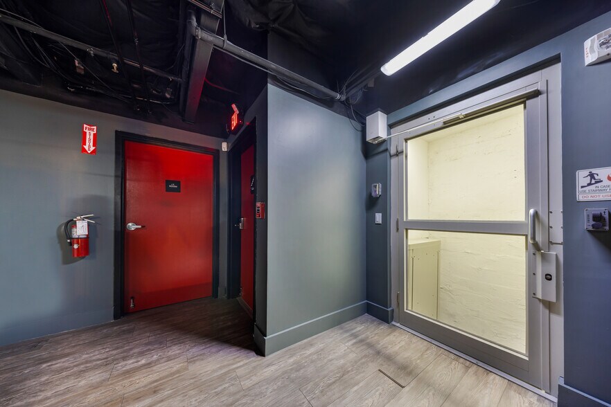 More Photos Of 1360 NW 88th Ave, Doral Bar For Sale