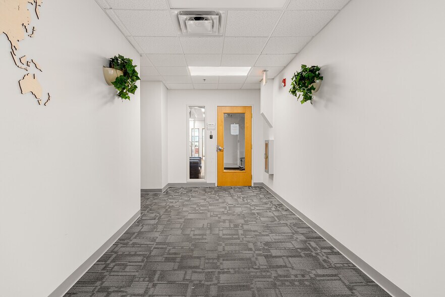 More Photos Of 4 Preston Ct, Bedford Office For Sale