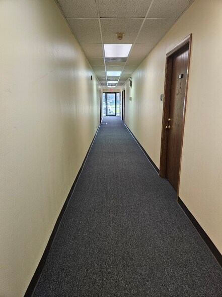 More Photos Of 19150 S Kedzie Ave, Flossmoor Office For Lease