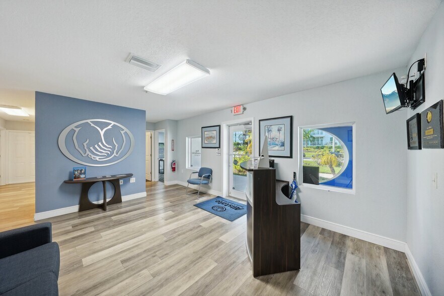 More Photos Of 3209 30th Ave S, Saint Petersburg Office For Sale