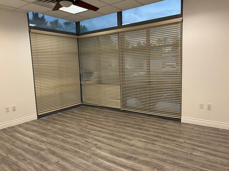 More Photos Of 375 N Stephanie St, Henderson Office For Sale