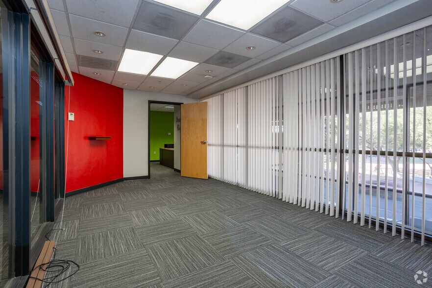 More Photos Of 100 N Stone Ave, Tucson Office Residential For Lease