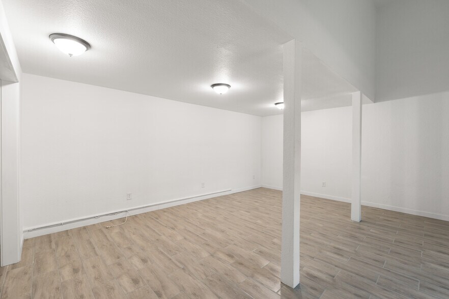 More Photos Of 1825 Baker St, Bakersfield Specialty For Sale