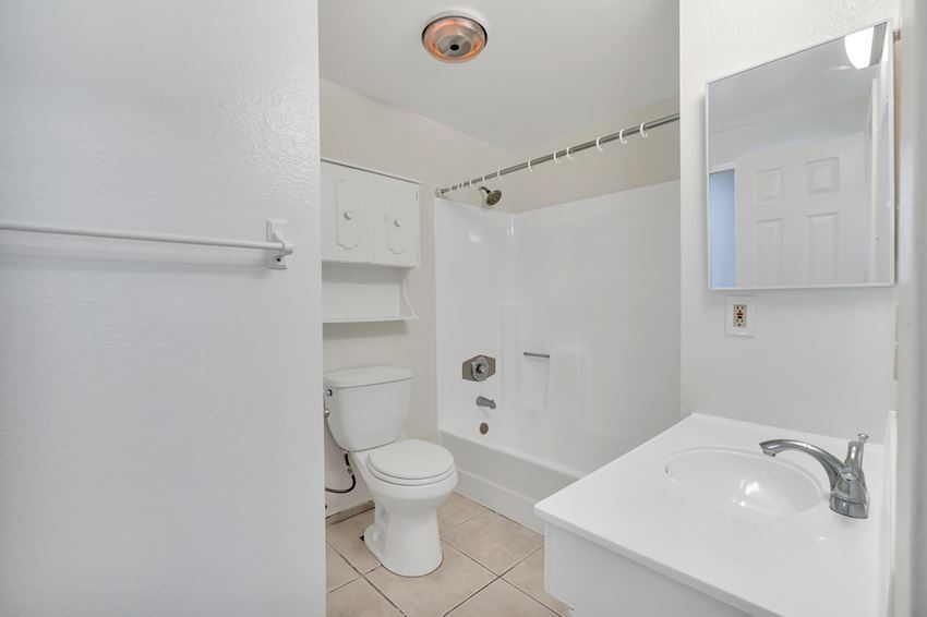 More Photos Of 710 W Washington Ave, Santa Ana Apartments For Sale