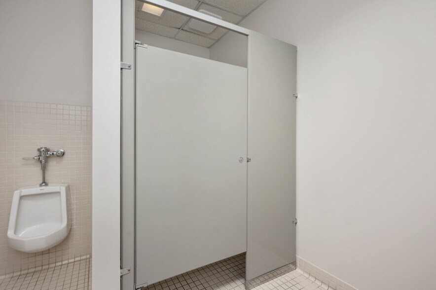 More Photos Of 415-417 Wolfe St, Fredericksburg Medical For Lease