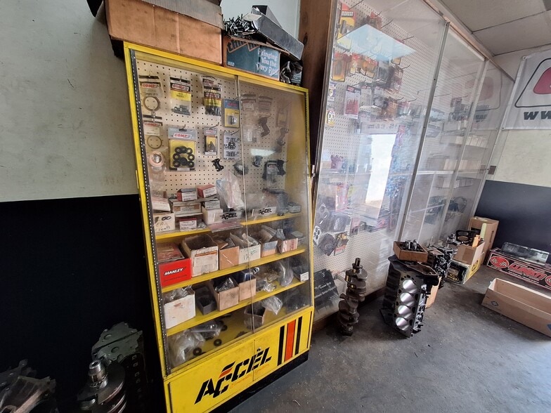 More Photos Of 1307-1309 9th Ave, Bessemer Auto Repair For Sale