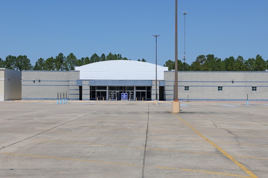 Primary Photo Of 3943 Denny Ave, Pascagoula General Retail For Lease