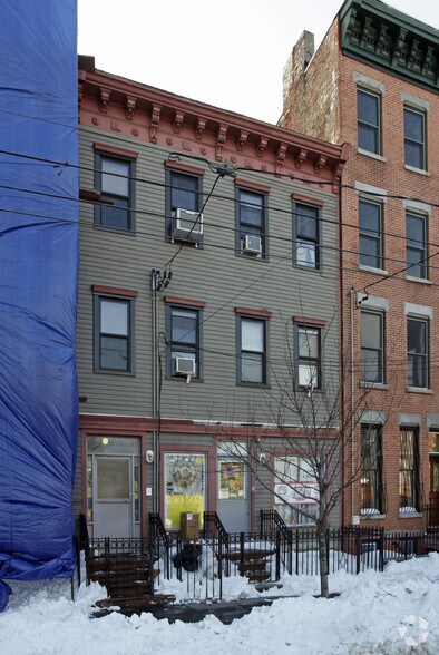 More Photos Of 163 Christopher Columbus Dr, Jersey City Storefront Retail Residential For Lease