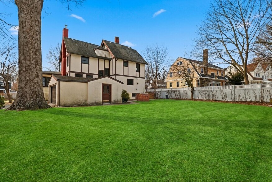 More Photos Of 25 Midland Ave, White Plains Specialty For Sale