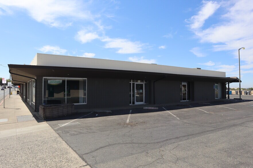 More Photos Of 2358-2368 Lincoln St, Oroville Office For Lease