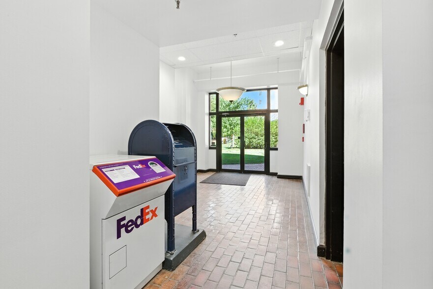 More Photos Of 5-7 Market Sq, Amesbury Loft Creative Space For Lease