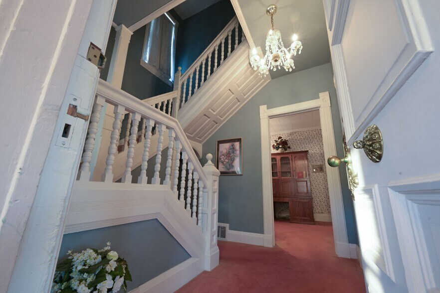 More Photos Of 1921 Front St, Beatrice Flex For Sale