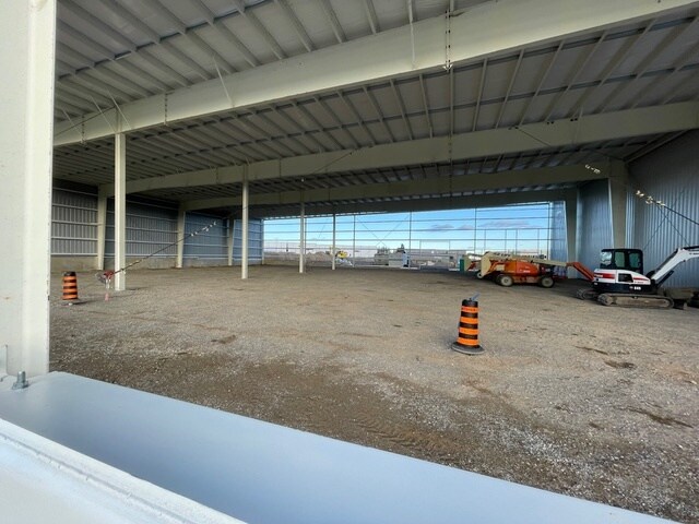 More Photos Of 71 Folsetter Dr, Paris Industrial For Lease