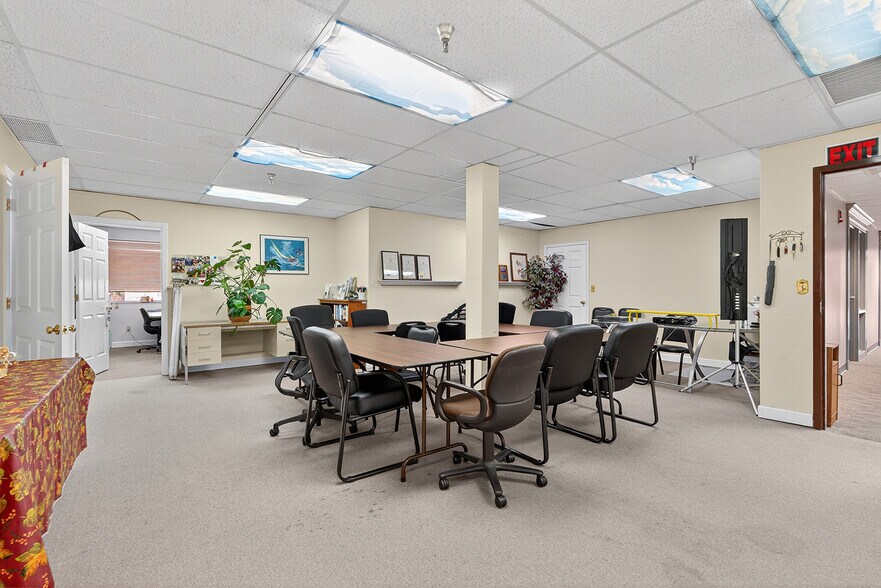 More Photos Of 3138 Custer Dr, Lexington Medical For Sale