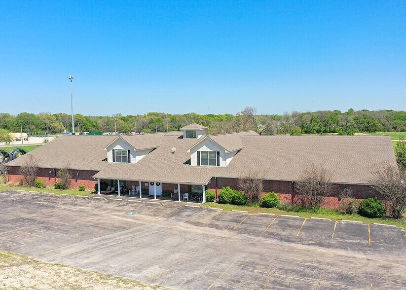 More Photos Of 101 Park Place Cir, Cresson Storefront Retail Office For Sale