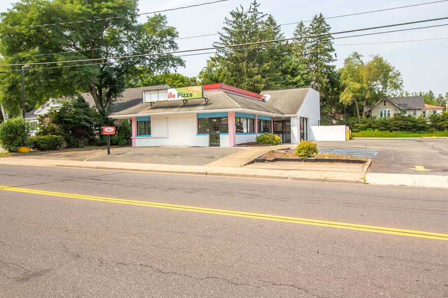 More Photos Of 127 S Main St, Ellenville Fast Food For Sale
